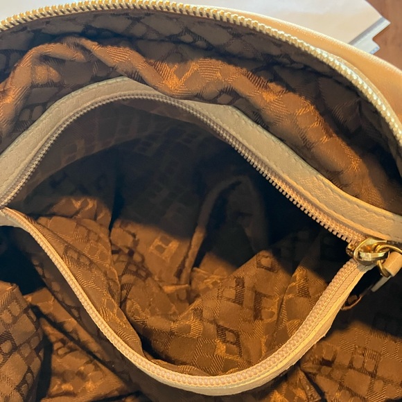 BALLY Y2K lamb skin Beige Shoulder Bag with Gold Accents COA - Picture 2 of 12